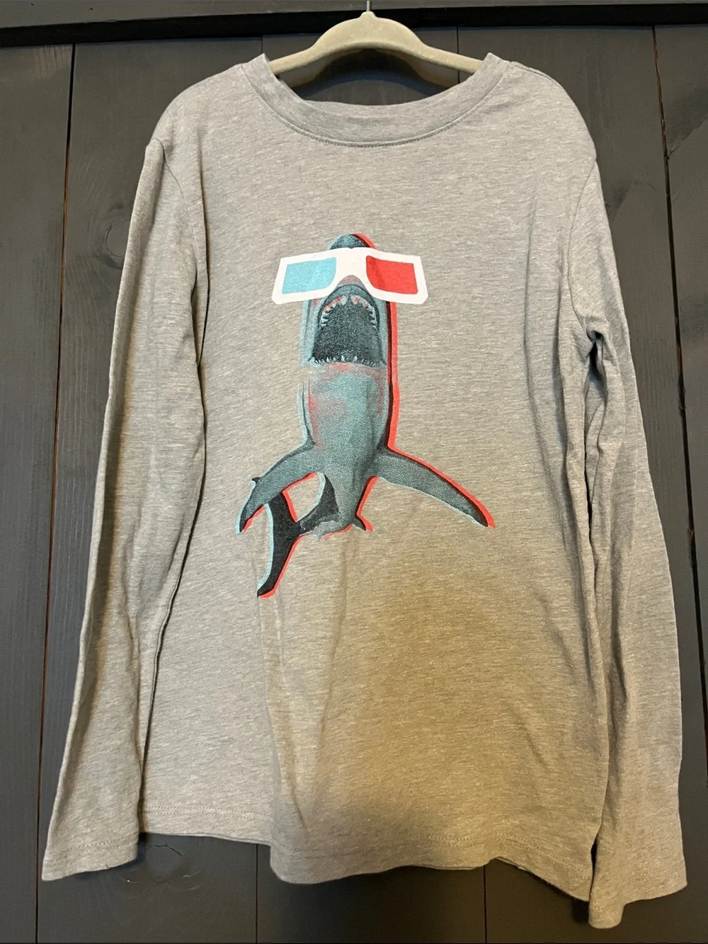 Cat & Jack Gray Long Sleeve Tee with 3D Shark and Red/Blue 3D Glasses